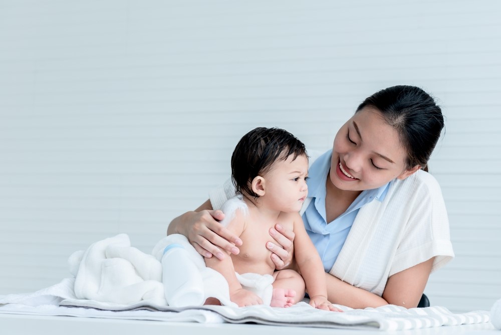 Cegah Biang Keringat, Ini yang Perlu Moms Lakukan Saat Bayi Banyak Berkeringat