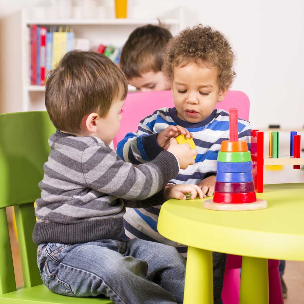 Tips Mengatasi Anak Yang Tidak Mau Berbagi Mainan