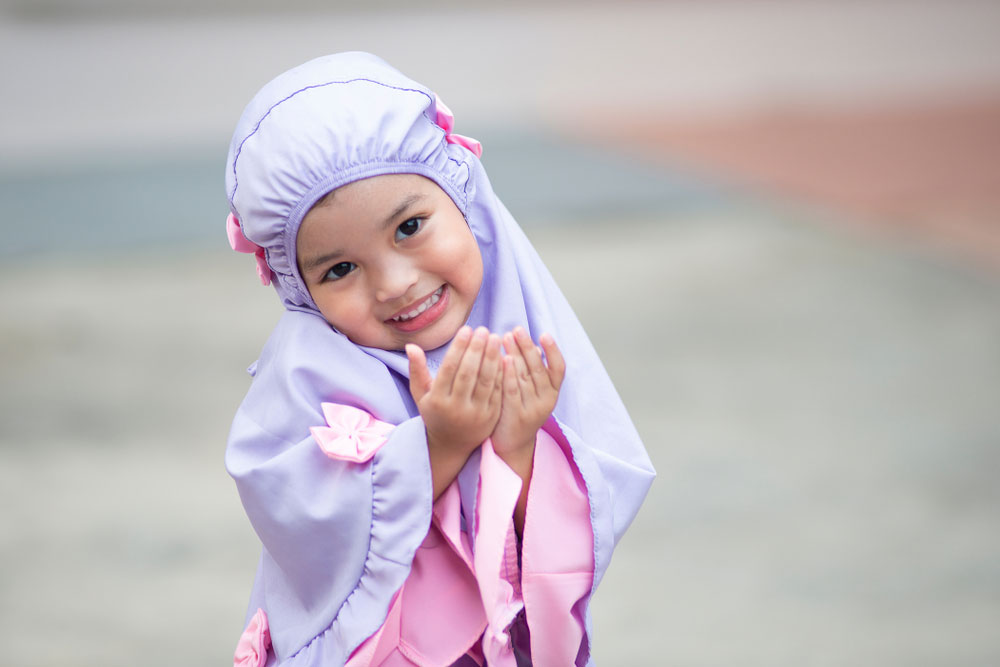 Nyaman Ikut Tarawih dengan Minyak Telon Anti Nyamuk